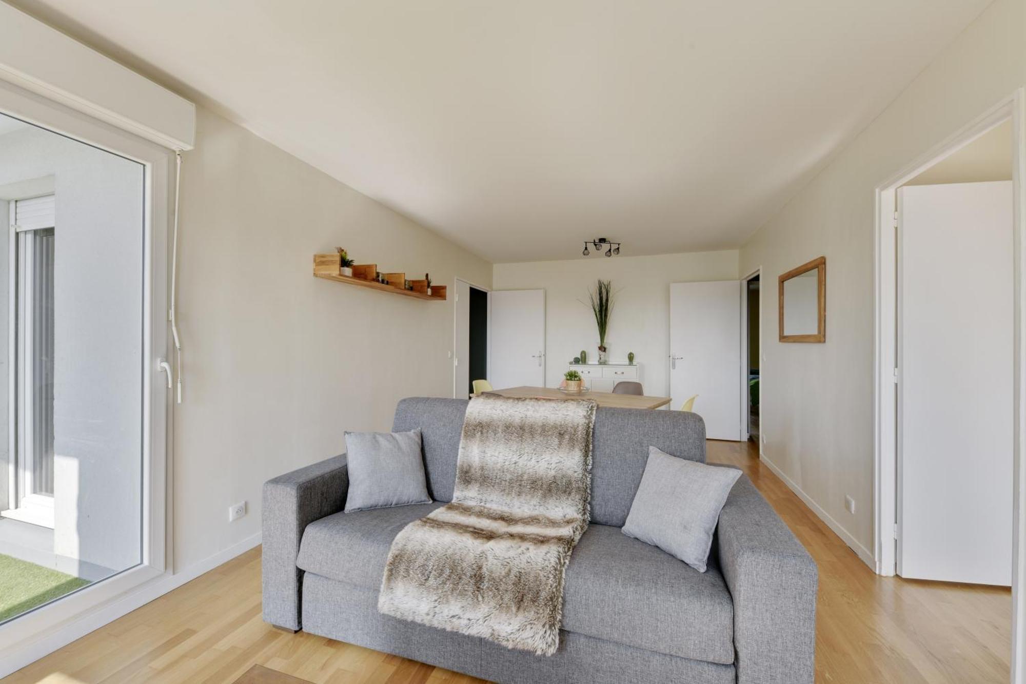 Chic Apartment With Superb View Of The Eiffel Tower Σαιν-Ντενί Εξωτερικό φωτογραφία