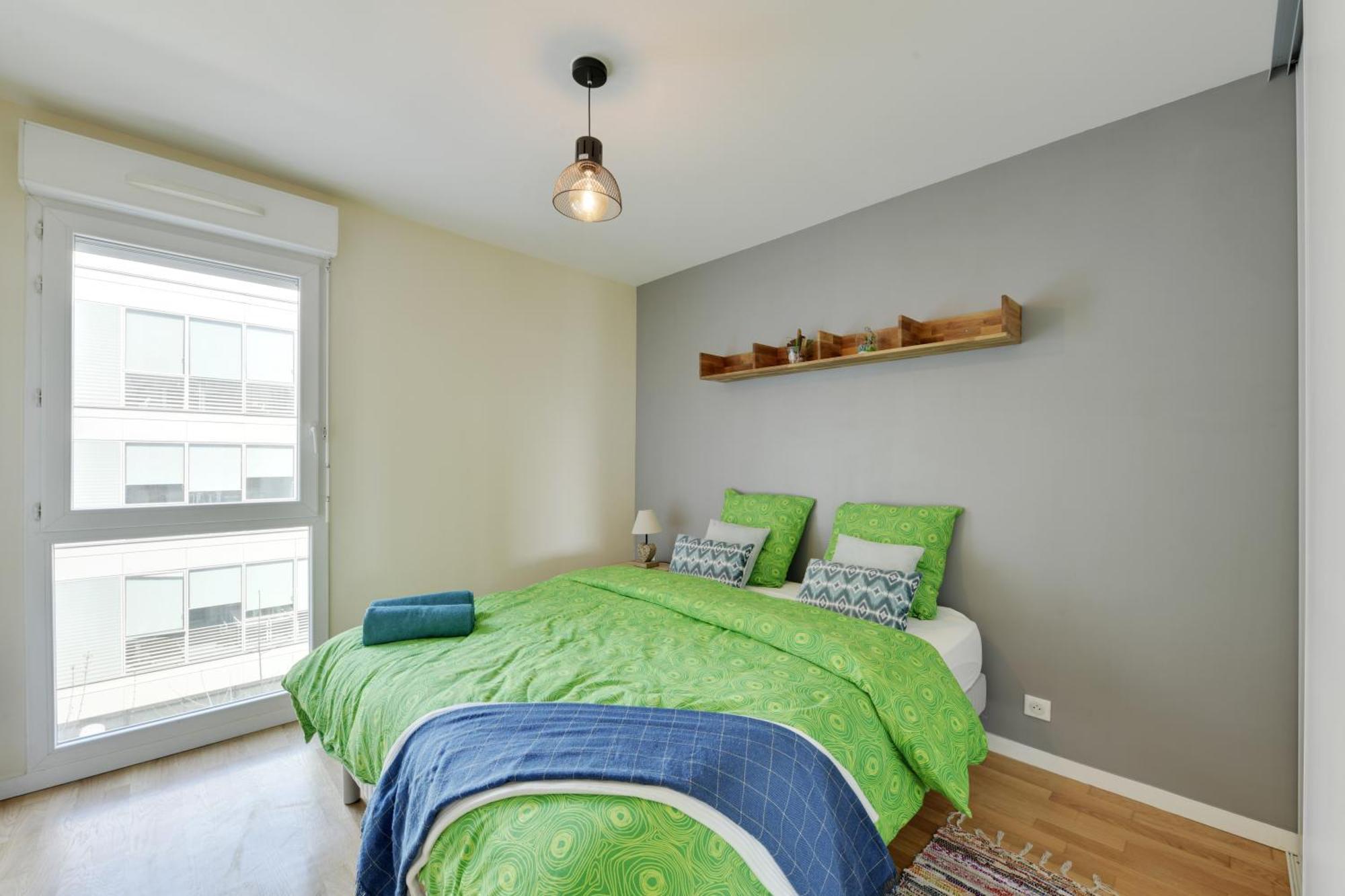 Chic Apartment With Superb View Of The Eiffel Tower Σαιν-Ντενί Εξωτερικό φωτογραφία