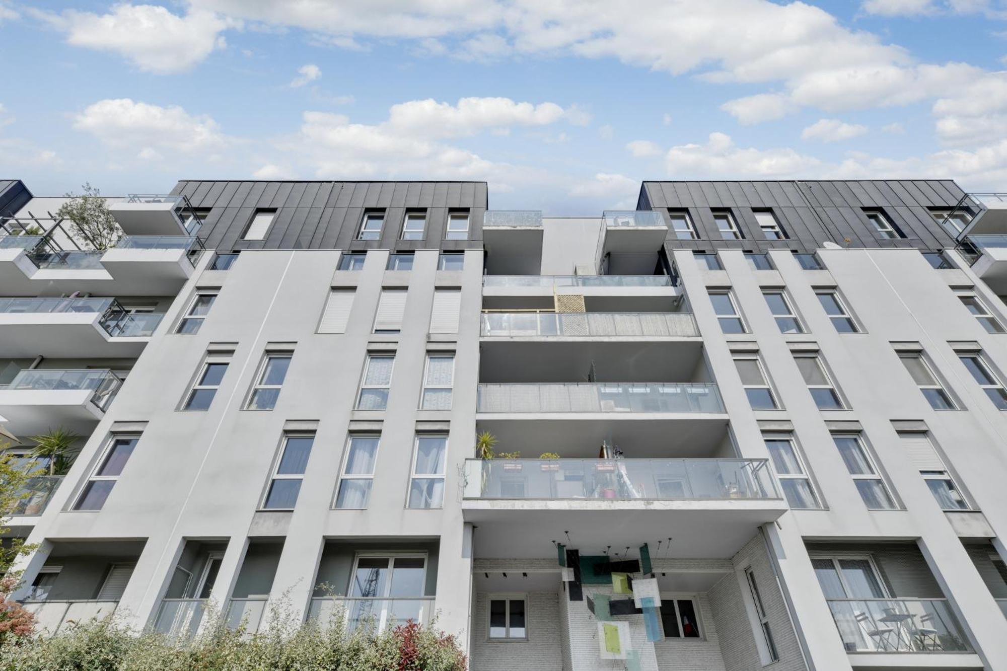 Chic Apartment With Superb View Of The Eiffel Tower Σαιν-Ντενί Εξωτερικό φωτογραφία